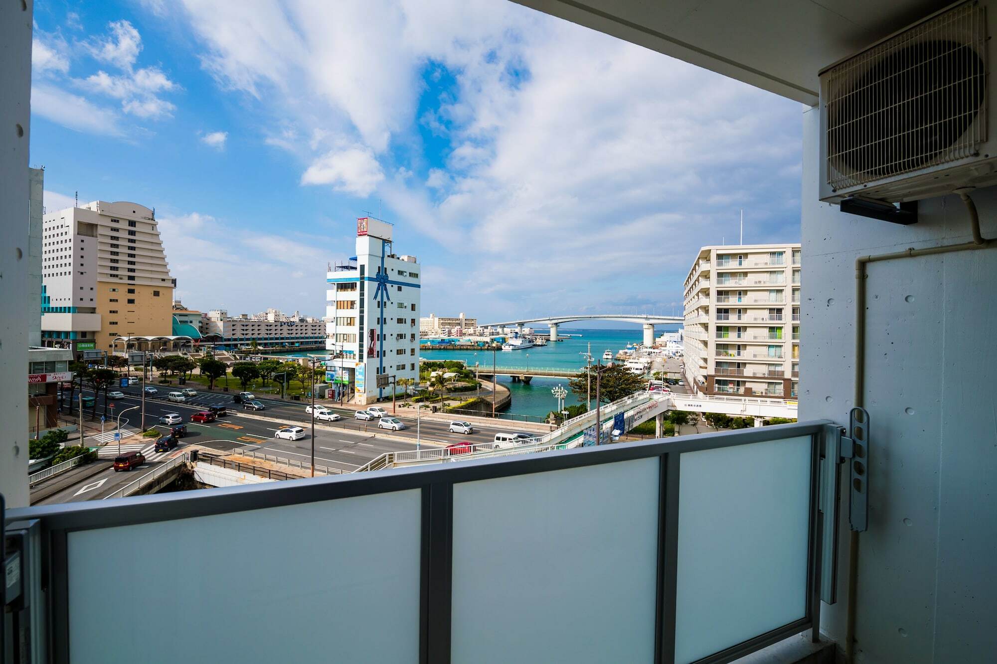 Little Island Okinawa Tomari Aparthotel Exterior photo
